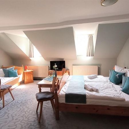 Hotel Ross Zwoenitz Ngoại thất bức ảnh